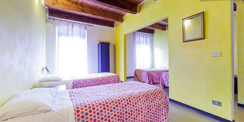 Sleep Easy Hostel Βερόνα Εξωτερικό φωτογραφία